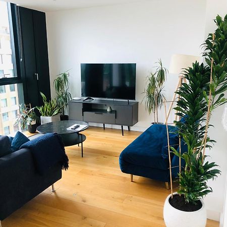Luxury 2 Bedroom Apartment 20 Min From Central London Exterior photo